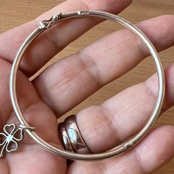 VINTAGE 850 SILVER CHILD BANGLE BRACELET WITH SHAMROCK CHARM SECURE LOCK UNIQUE